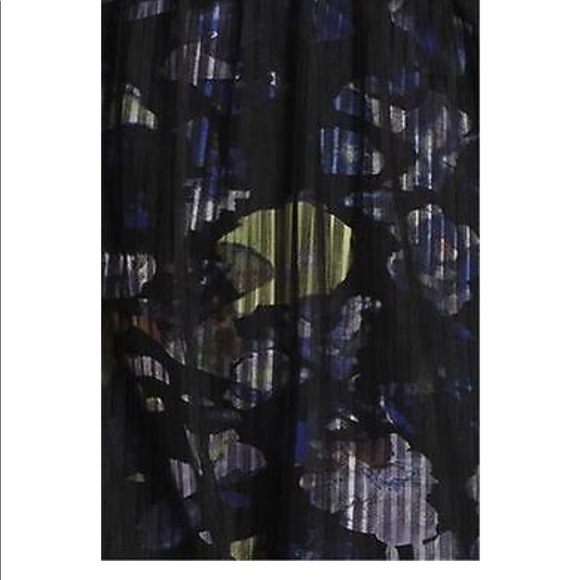 BCBG MaxAzria  Teegan Beaded-Neckline Pleated Dress SZ 10. - Picture 6 of 6